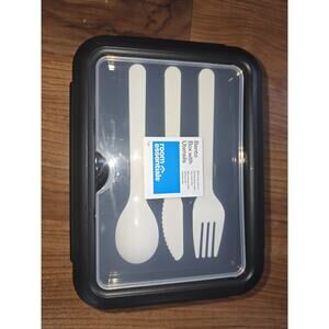 Bento Box With Utensils 8.1 L X 6.1 W X 3.1 H